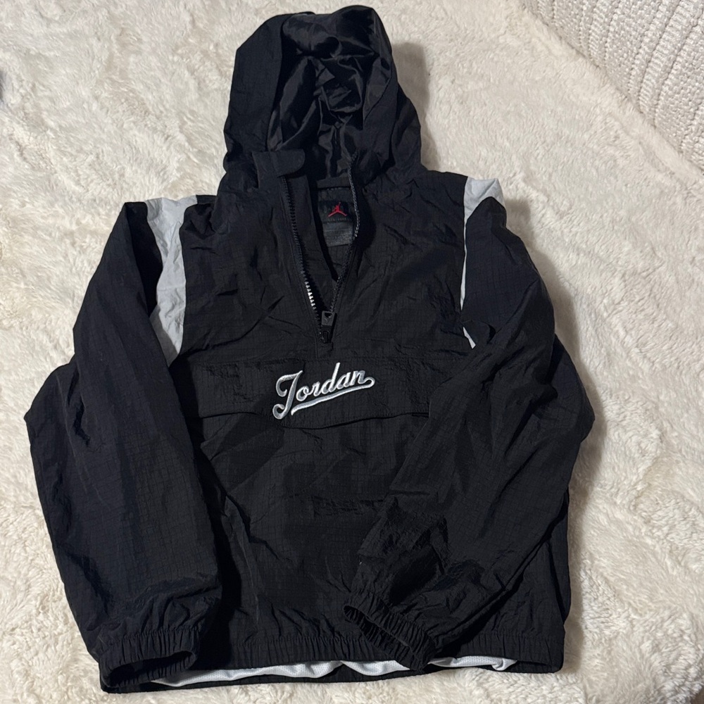 Jordan Black and White Pullover windbreaker Jacket size youth small 8-10